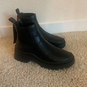 Charles & Keith Extended Pull Tab Chelsea Boots - Black